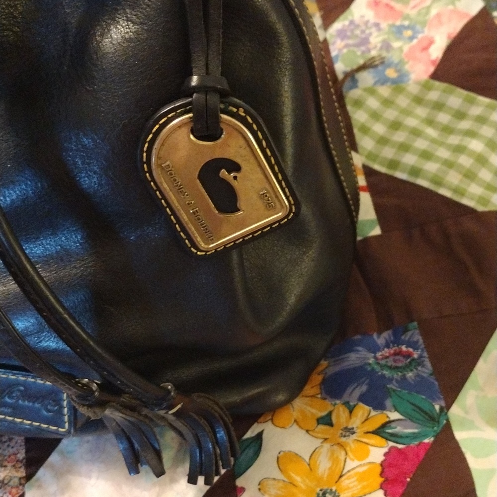 Vintage Dooney& Bourke Bucket Bag 1990's Serial Number J1479350 - Picture 4 of 14